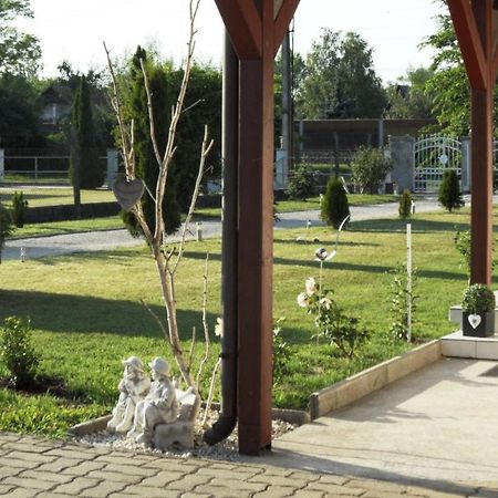 Ferienhaus Am Plattensee Balatonmáriafürdő エクステリア 写真
