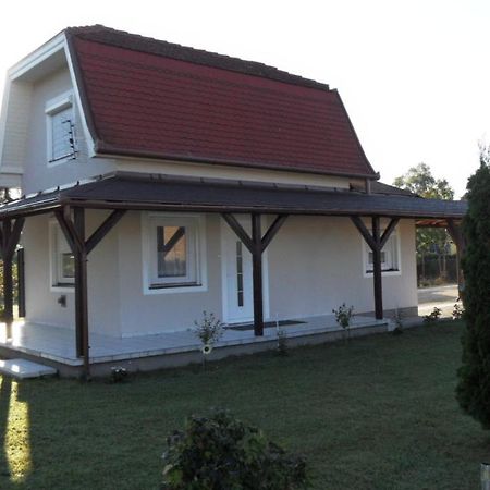 Ferienhaus Am Plattensee Balatonmáriafürdő エクステリア 写真