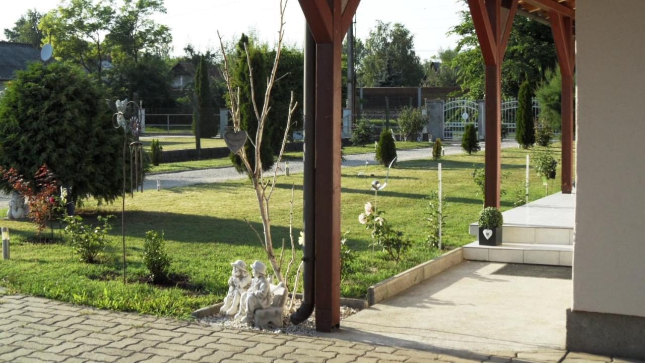 Ferienhaus Am Plattensee Balatonmáriafürdő エクステリア 写真