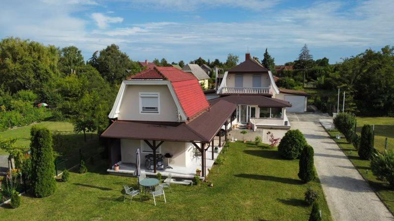 Ferienhaus Am Plattensee Balatonmáriafürdő エクステリア 写真