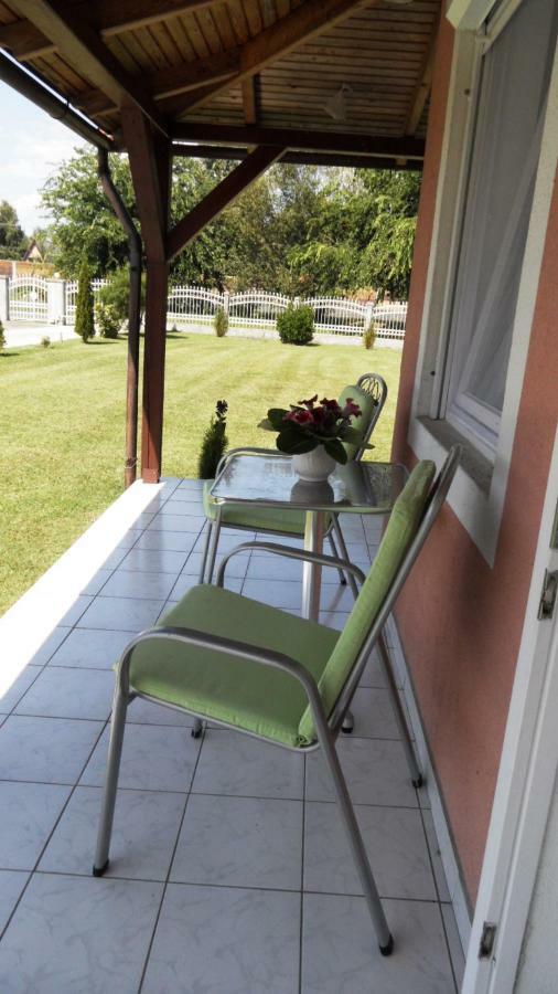 Ferienhaus Am Plattensee Balatonmáriafürdő エクステリア 写真
